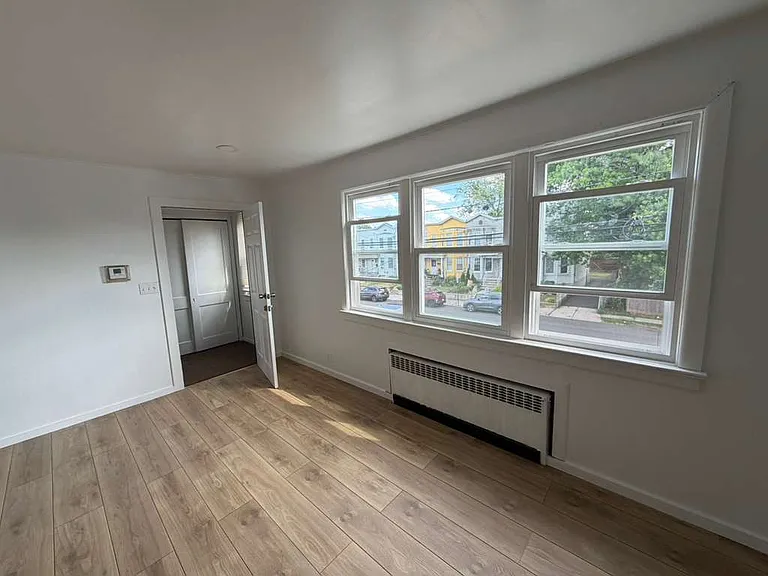 921 Grove St #2 — Photo 3