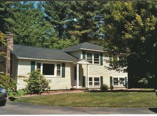 28 Westwood Dr, Henniker, NH 03242