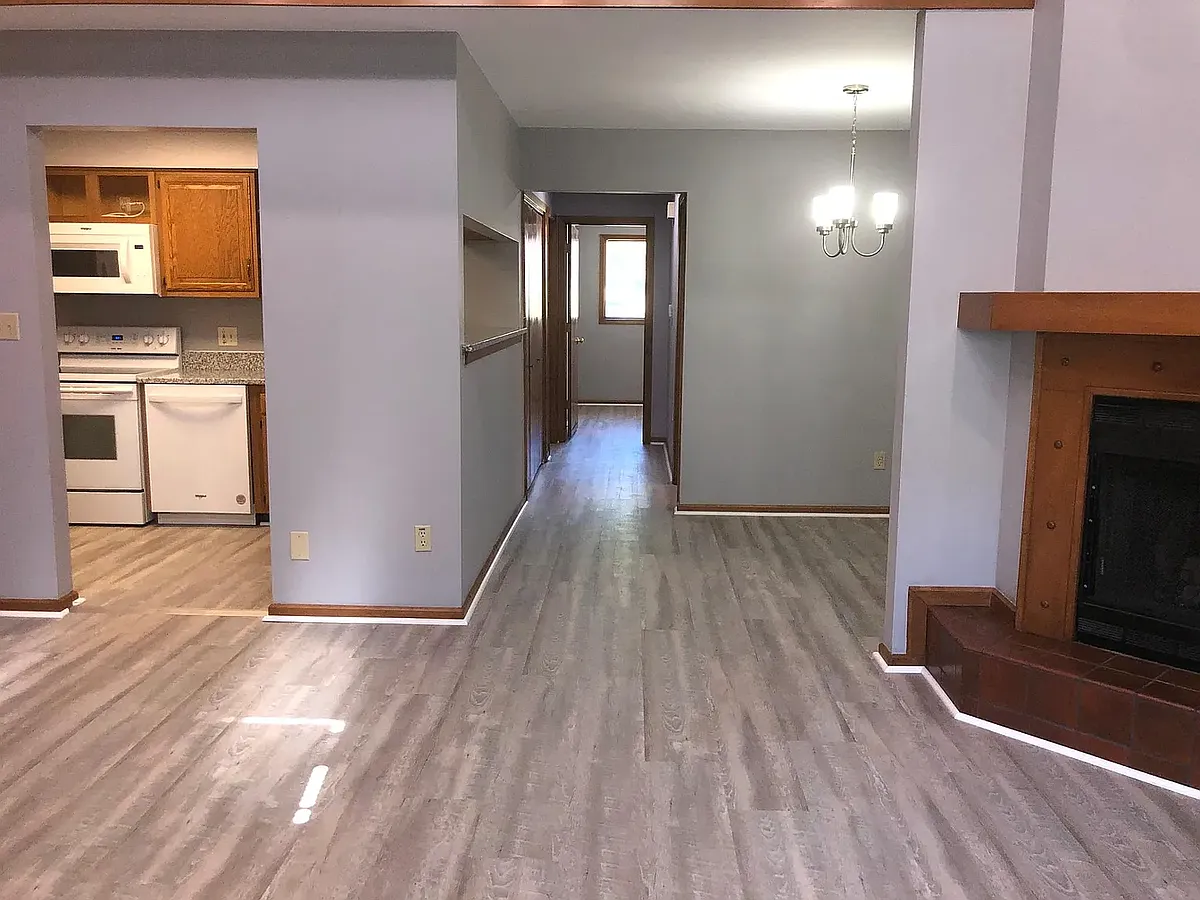 Building Photo - 1011 W Maple Ave #1011