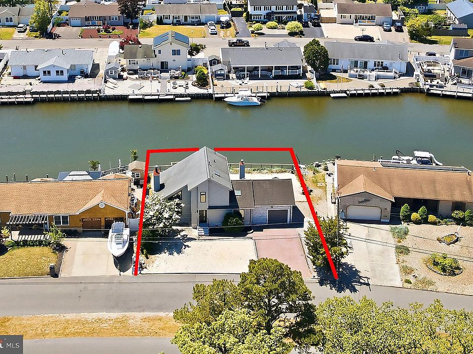 1st image of 15 Parkers Point Blvd