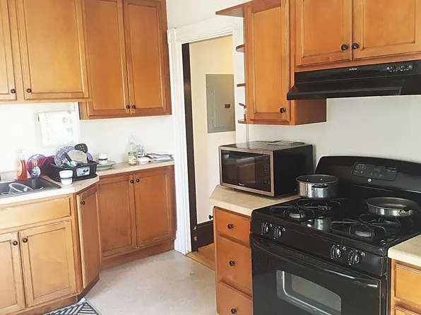 345 Crescent St #2, Waltham, MA 02453