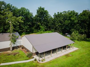 549 Leaf Dr, Flora, IL 62839