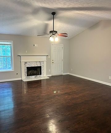 3rd image of 1010 Grace Dr