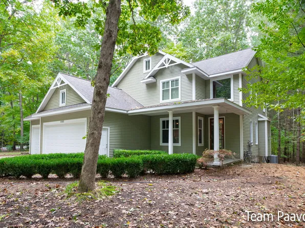 6180 Bayou Trl, Saugatuck, MI 49453
