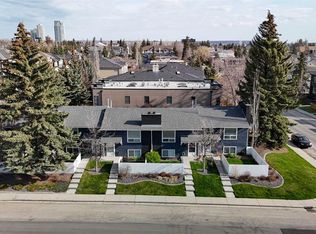 3004 S 25th Ave SW, Calgary, AB T3E0K4