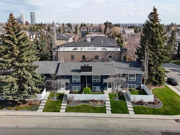 3004 S 25th Ave SW, Calgary, AB T3E 0K4