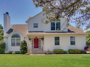 10 Georgetown Dr, Eatontown, NJ 07724