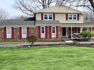 28746 Ramblewood Dr, Farmington Hills, MI 48334