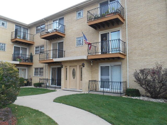 1st image of 32 W Conti Pkwy APT 2b