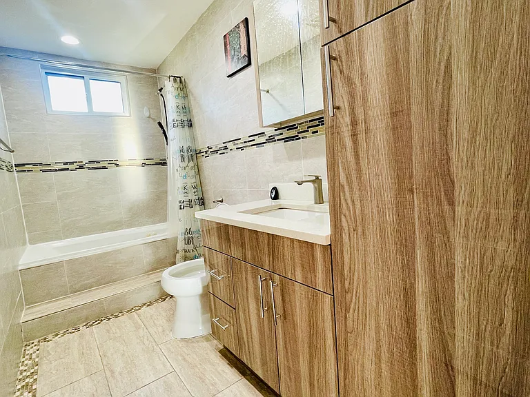 253 Devonshire Dr #1 — Photo 5