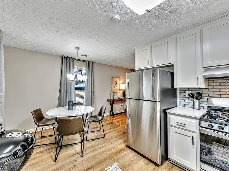 160 Booth Rd SW #A — Photo 9
