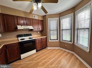 806 Barry Ct, Holland, PA
