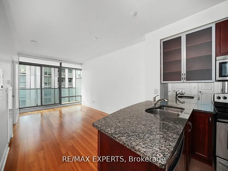 18 Yorkville Ave S #903 — Photo 3