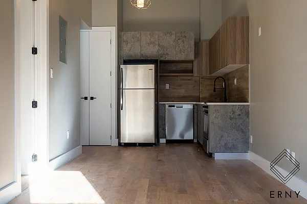Rented by ERNY LLC | media 4
