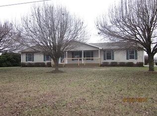 203 Old Airport Rd, Statesville, NC 28677