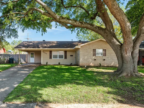 1507 Holiday Pl, Bossier City, LA 71112