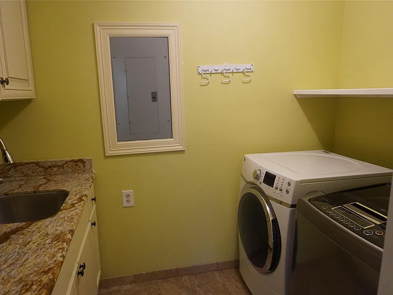 7506 Dearborn St — Photo 13