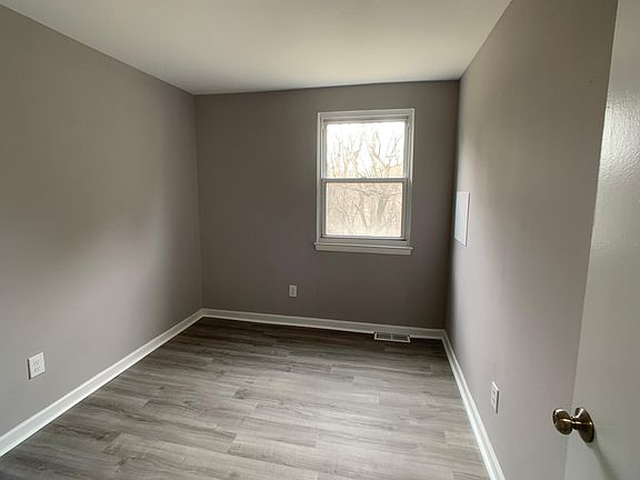 2nd image of 4414 Falls Bridge Dr Unit B