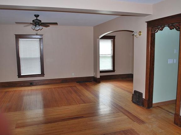 4th image of 156 N Howard Ave