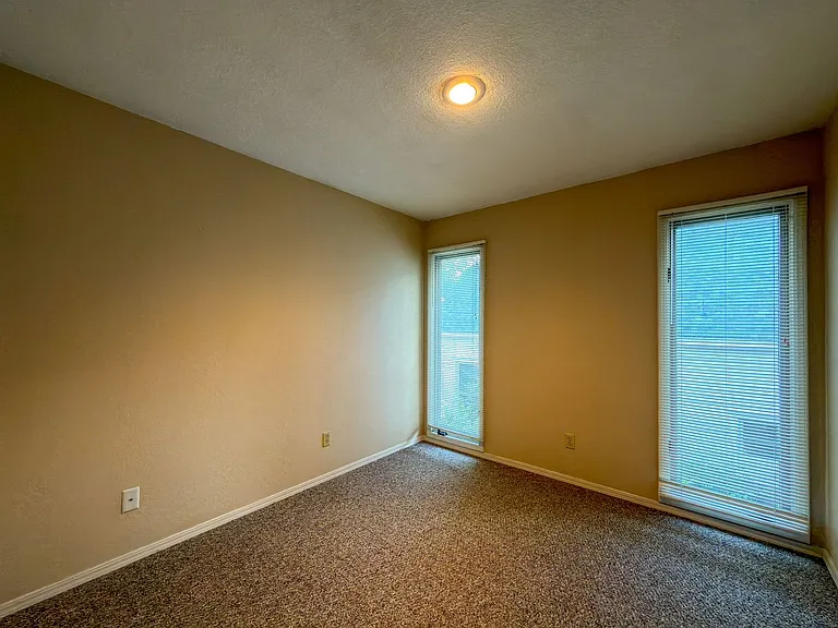 501 May Ave #4 — Photo 9