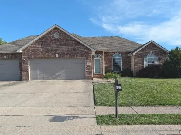 320 Aberdeen Dr, Glen Carbon, IL 62034