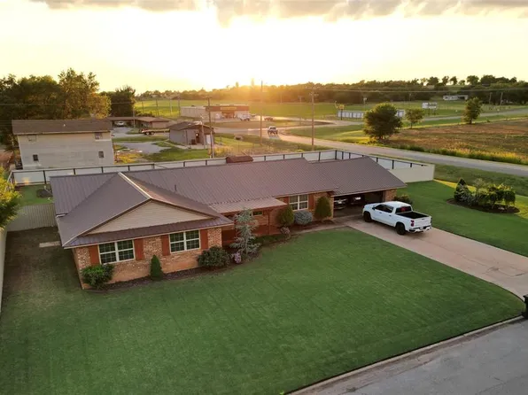 713 N 1st St, Fort Cobb, OK 73038