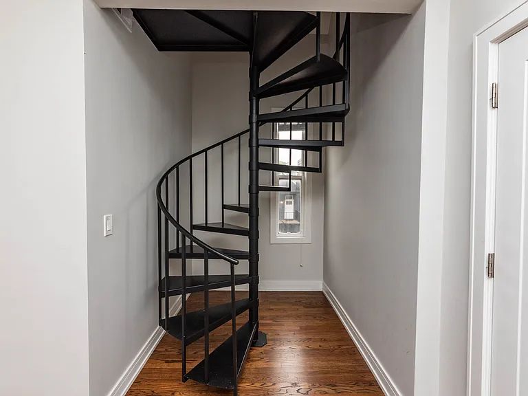 2045 N Wolcott Ave #2R — Photo 8