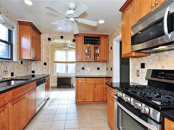 5th image of 110 Villa Ave