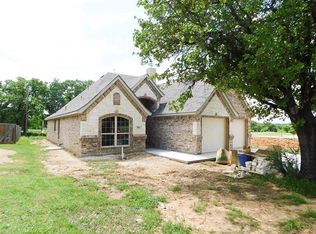 904 Harrison Dr, Kennedale, TX 76060