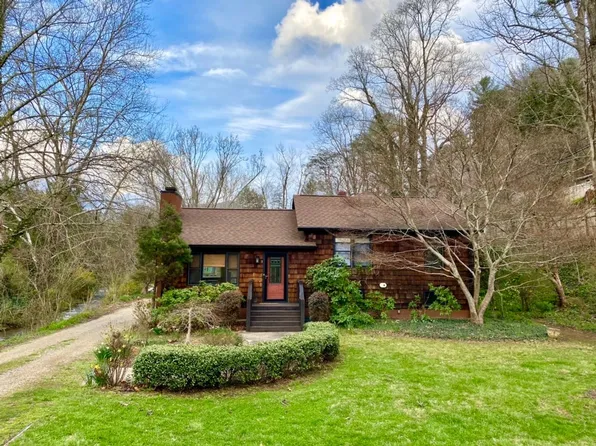1 Pinecroft Rd, Asheville, NC 28804