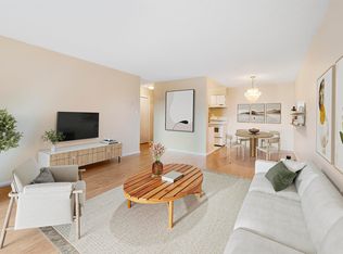 15268 100th Ave #209, Surrey, BC V3R 7V1