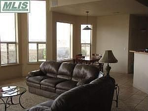 4th image of 747 Stone Canyon Dr