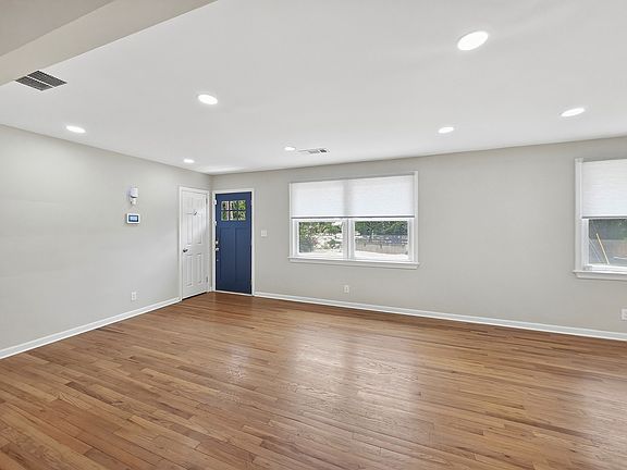 5th image of 1752 Lynn Ln