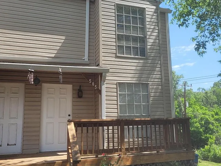 505 Mountain Ridge Rd — Photo 1