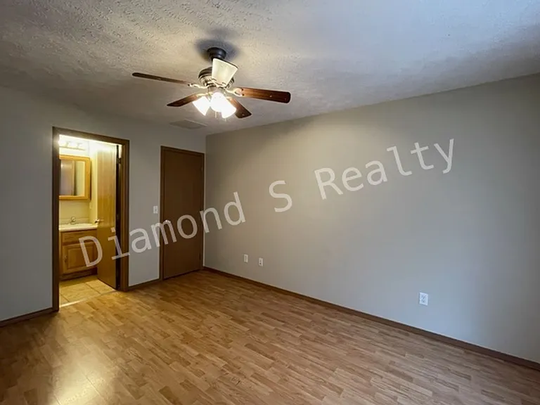 2415 W High St — Photo 13