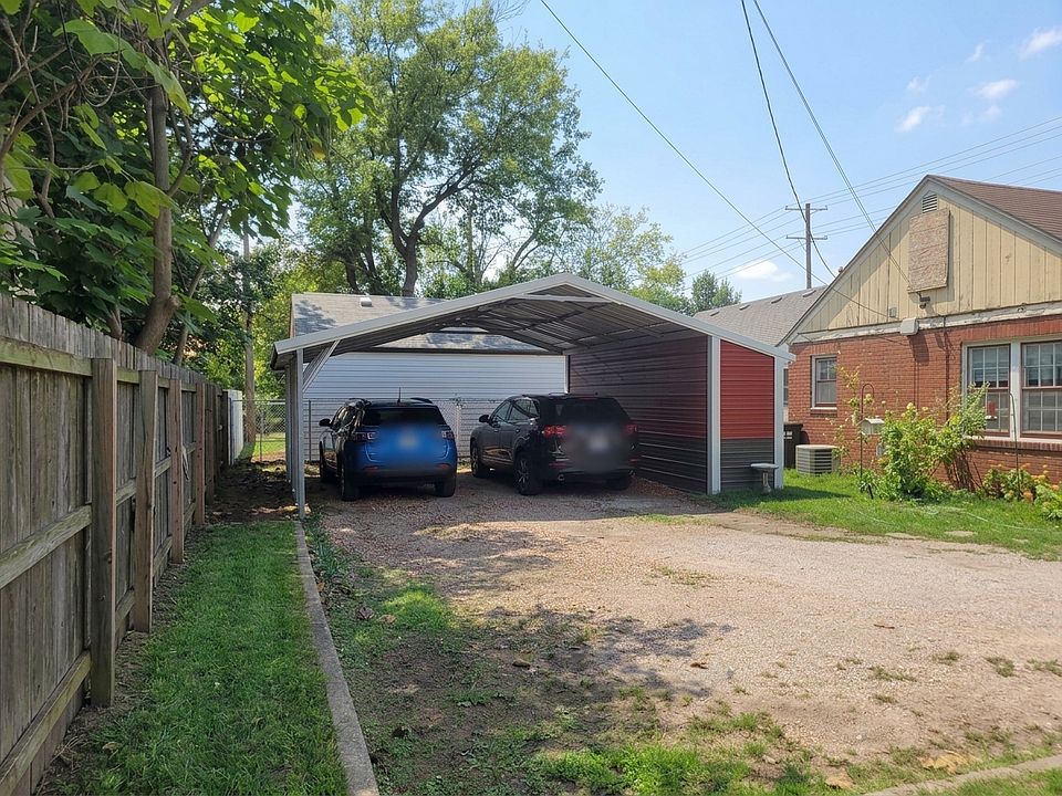 PRIVATE DRIVEWAY