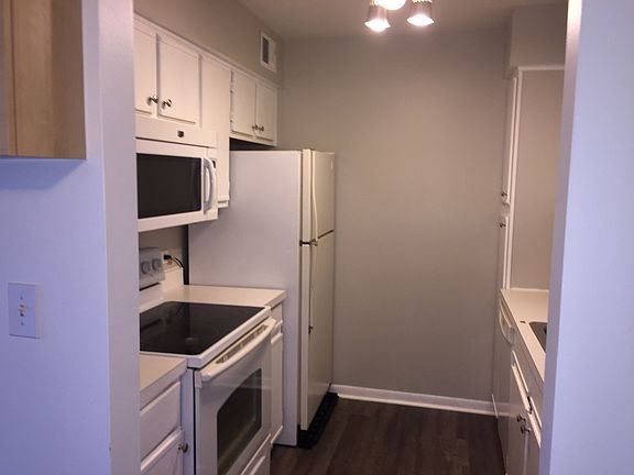 5th image of 6158 Knoll Way Dr APT 104