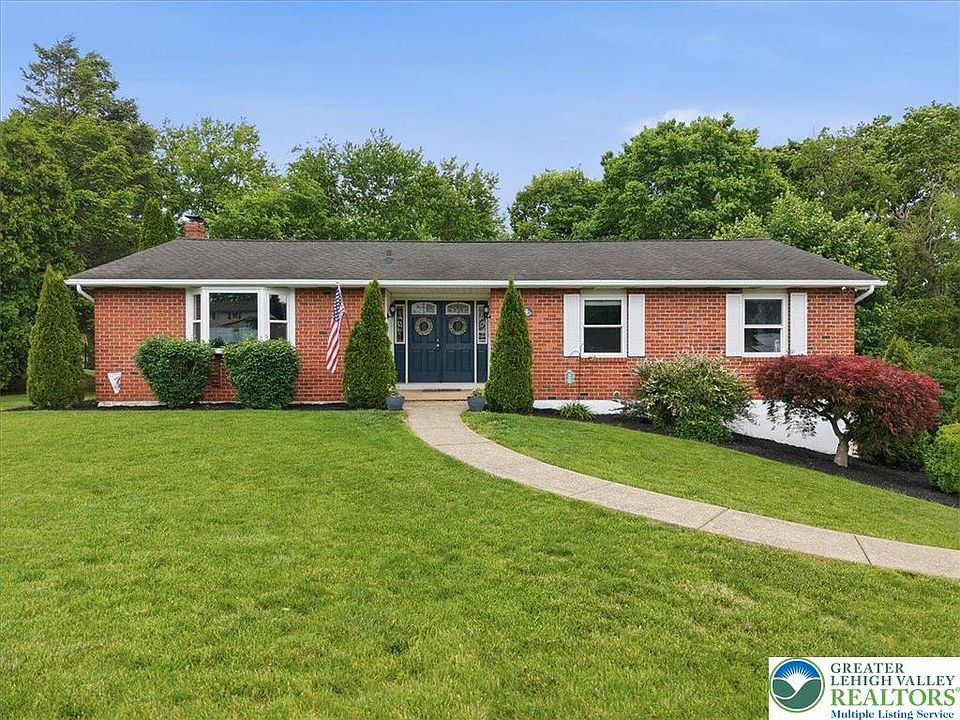 1st image of 9 Stonecroft Dr