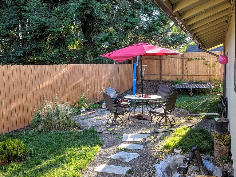 8961 N Hodge Ave — Photo 3