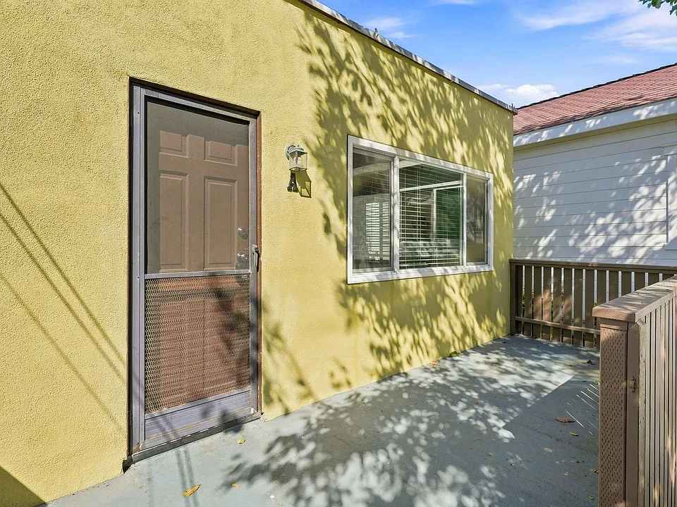 1115 E. Ocean Avenue
