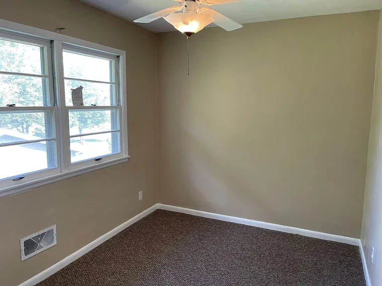 3615 Kennedy Dr — Photo 7