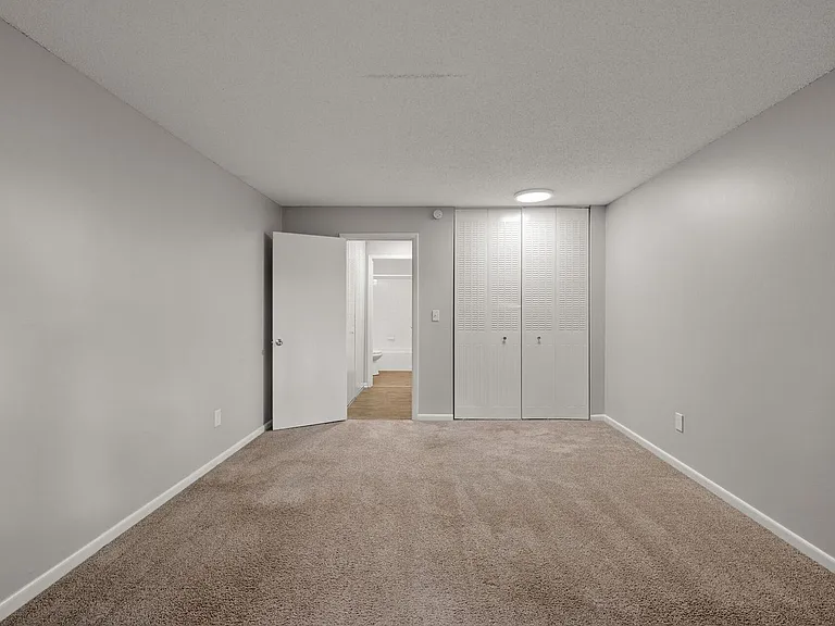 Eastgate Apartments — Photo 77