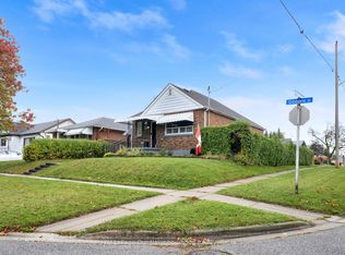 312 Gibbons St, Oshawa, ON L1J 4Y8