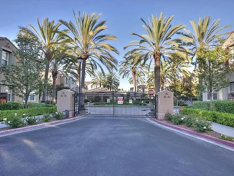 1933 Silva Pl — Photo 21