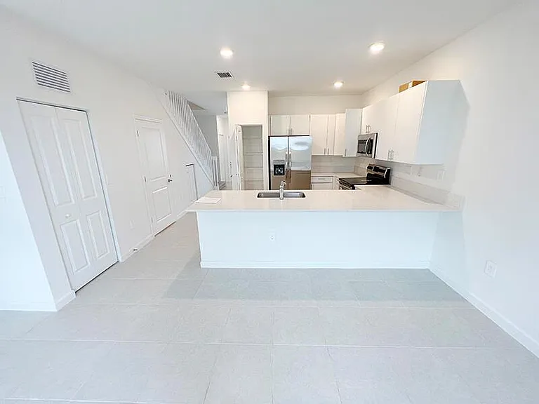 13302 SW 286th St — Photo 2