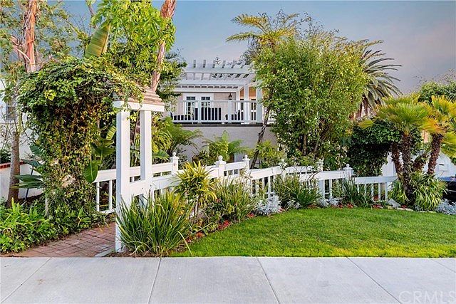 Front Exterior Twilight