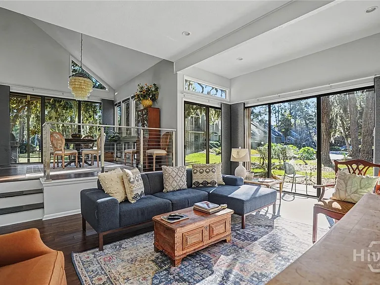 10 Dame Kathryn Dr — Photo 6