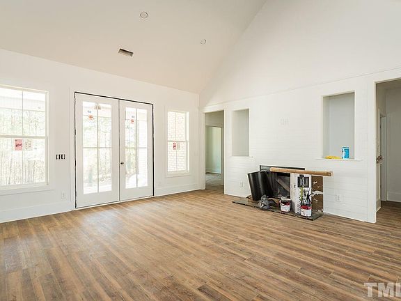 4th image of 3079 Cascade Dr