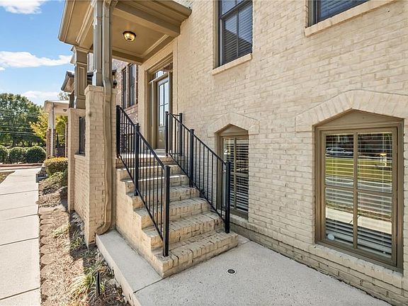 5th image of 416 Fieldview Way