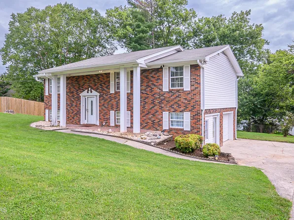 704 N Whispering Oak Cir, Powell, TN 37849